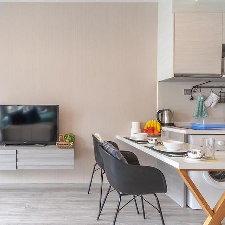 Aeras Beachfront Condominium Pantai Jomtien Bagian luar foto
