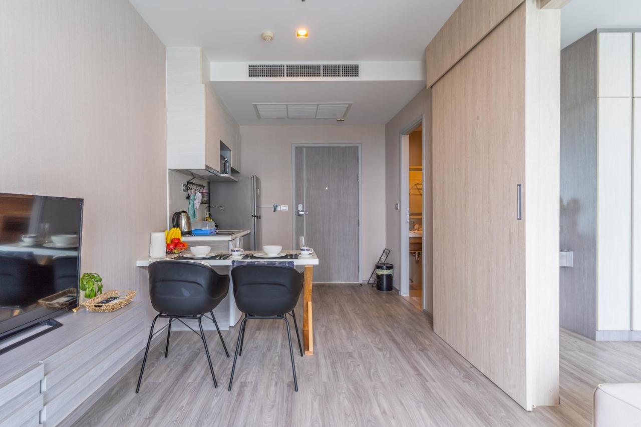 Aeras Beachfront Condominium Pantai Jomtien Bagian luar foto